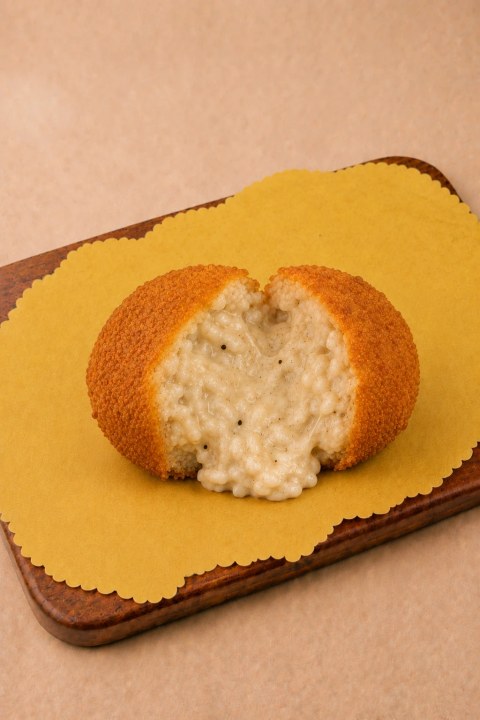 Arancino cacio e pepe